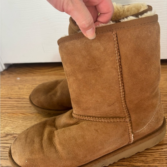 UGG Classic Brown Boots size 6 - Picture 4 of 6